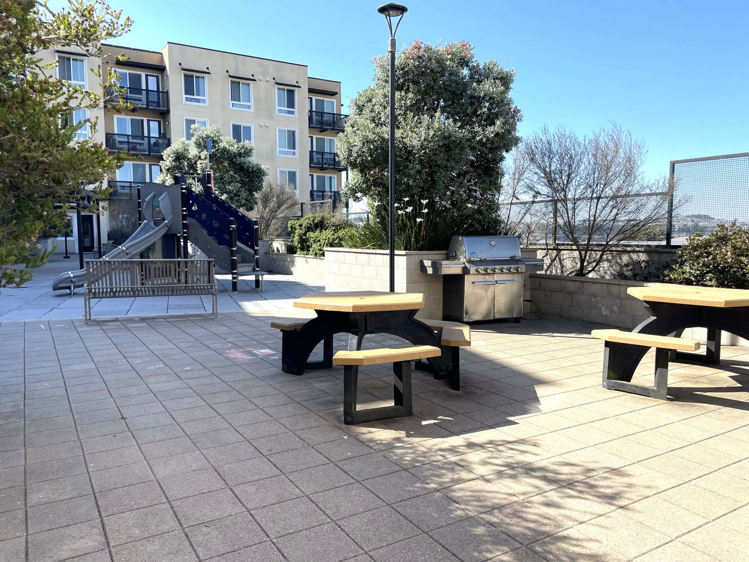  BBQ Area