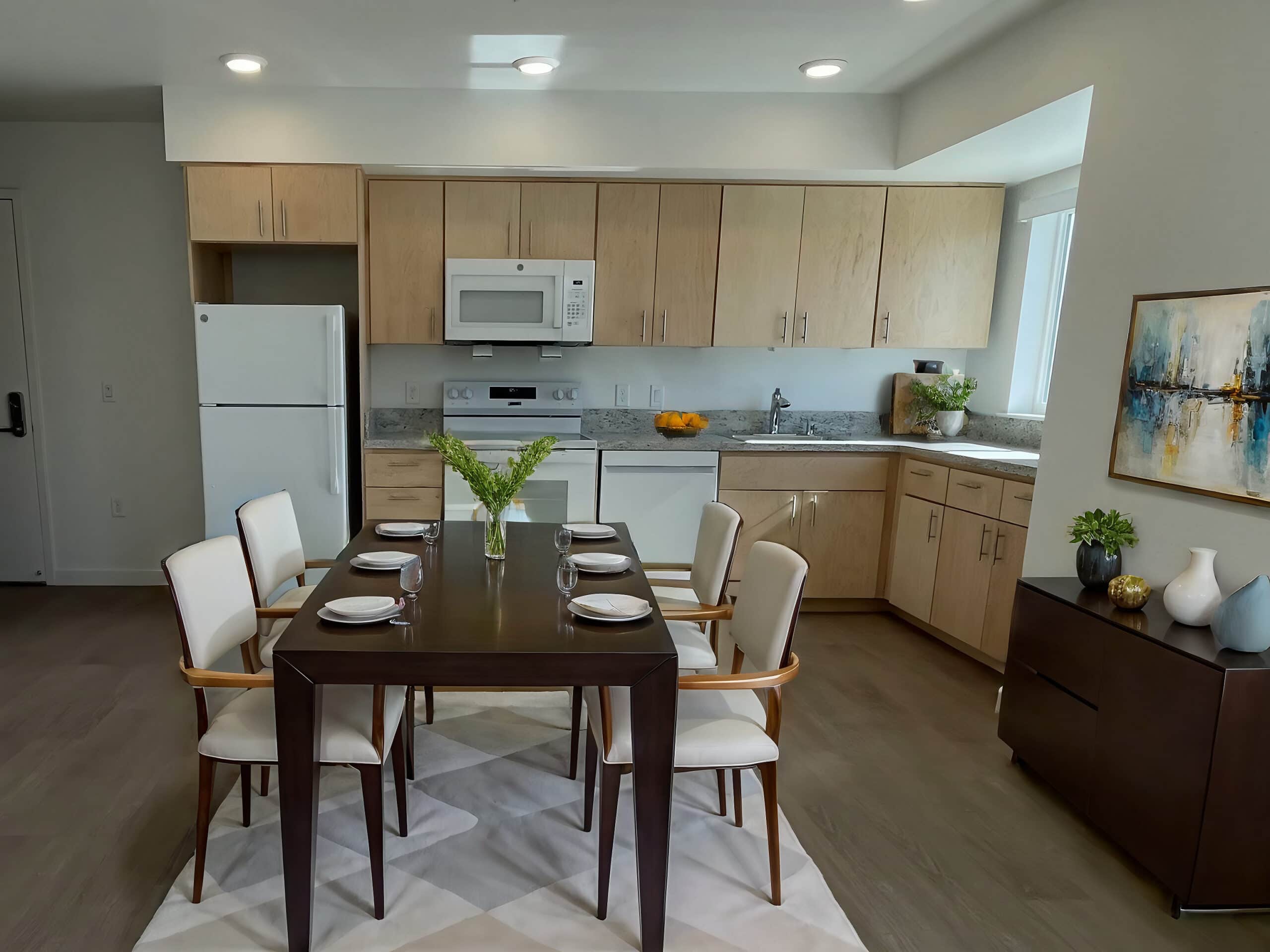 Kitchen & Dinging Area
